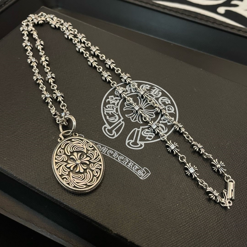 Ch*0me He**ts necklaces